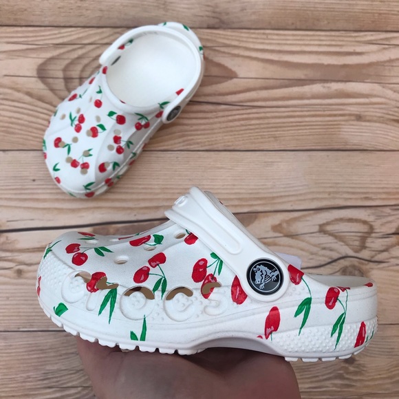 Crocs Baya Graphic Clog - Picture 3 of 16